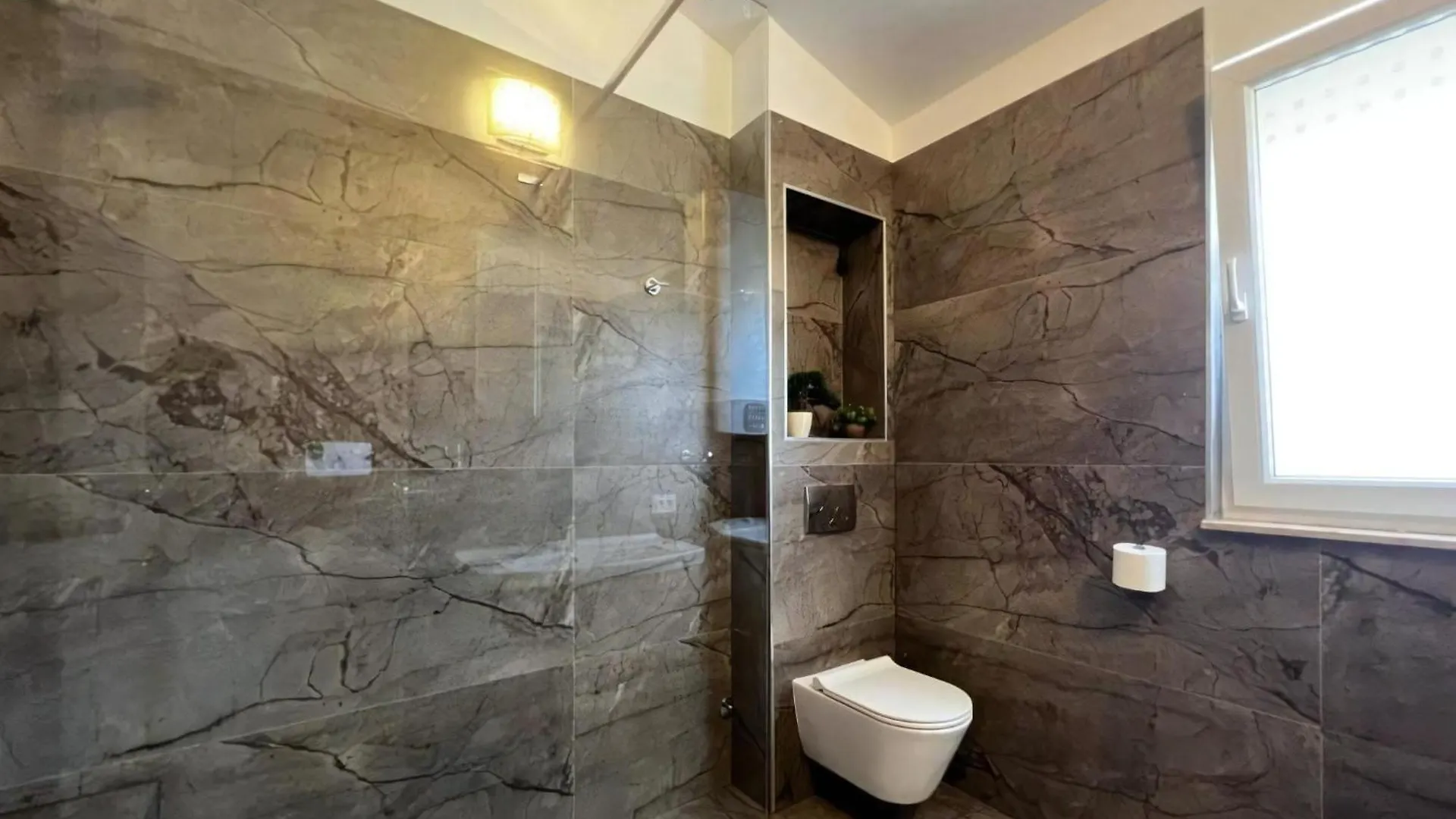 Komfortabeles Apartment Im Sueden Von Ciovo Trogir