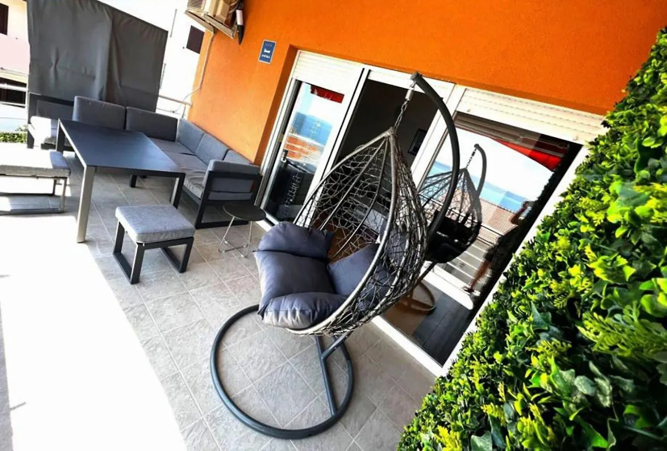 Komfortabeles Apartment Im Sueden Von Ciovo Trogir